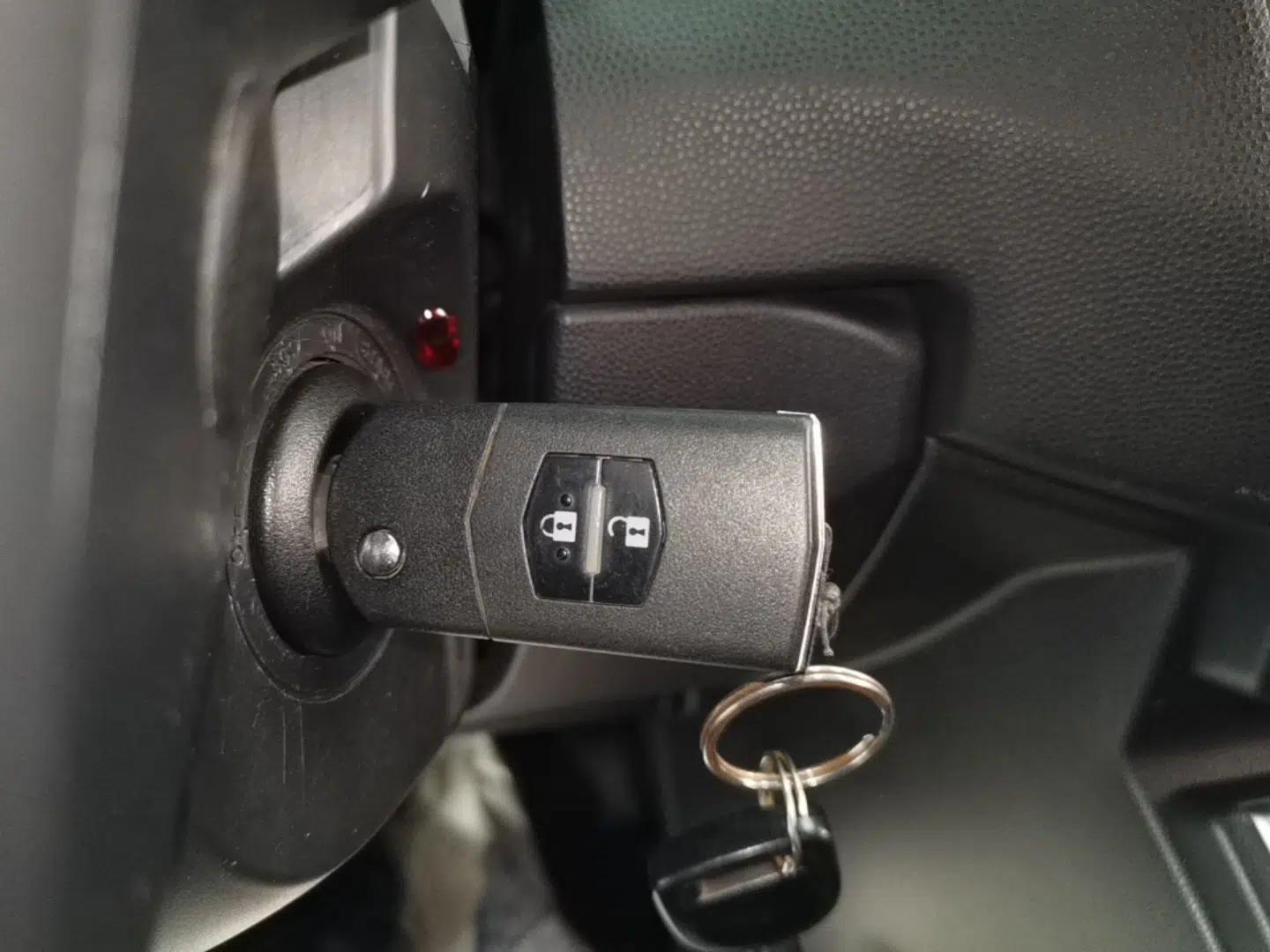 Mazda 5 2013 2.0L Automatic Comfort Edition — миниатюра 12