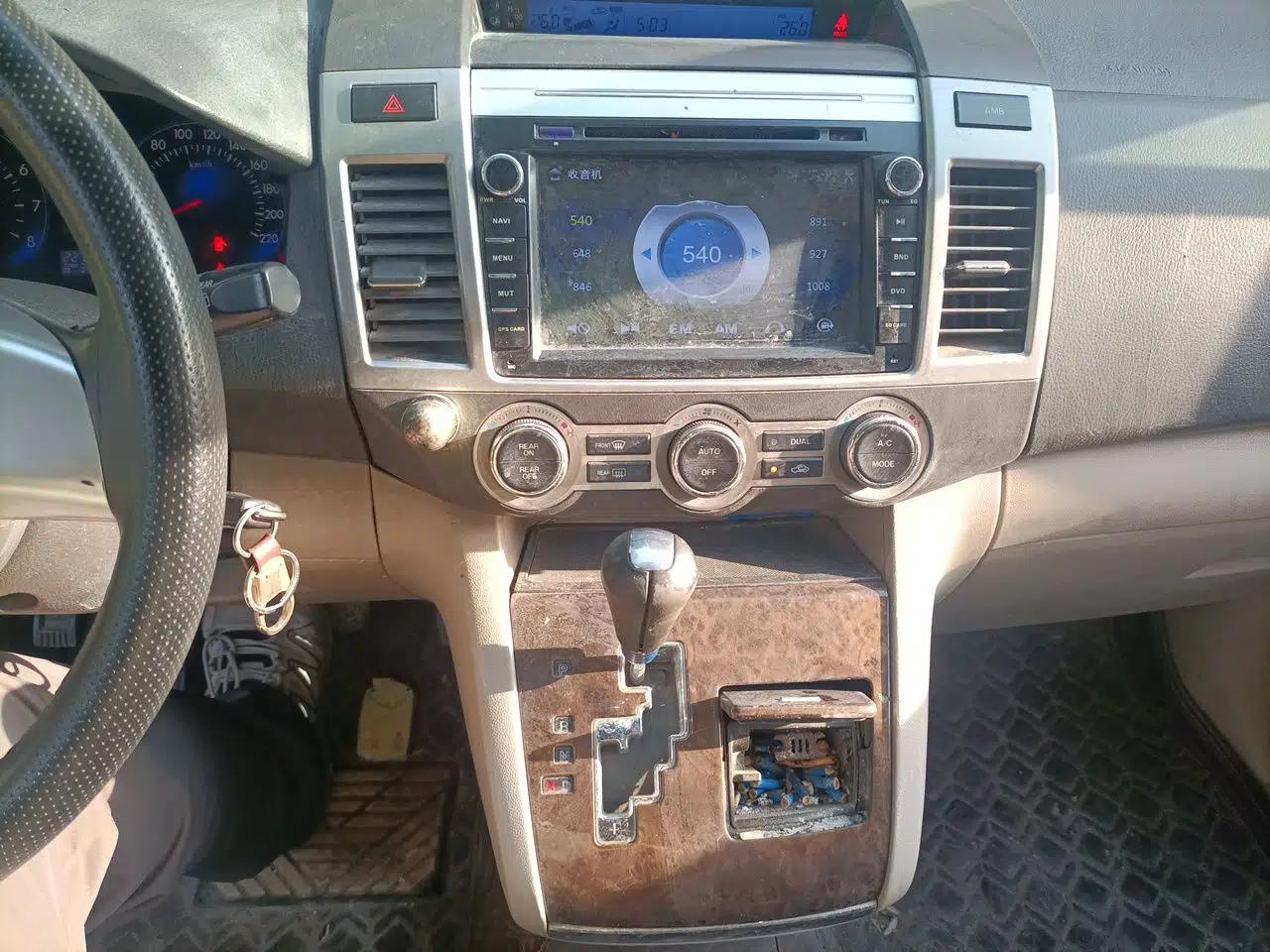 Mazda 8 2011 2.3L Deluxe Edition — миниатюра 14