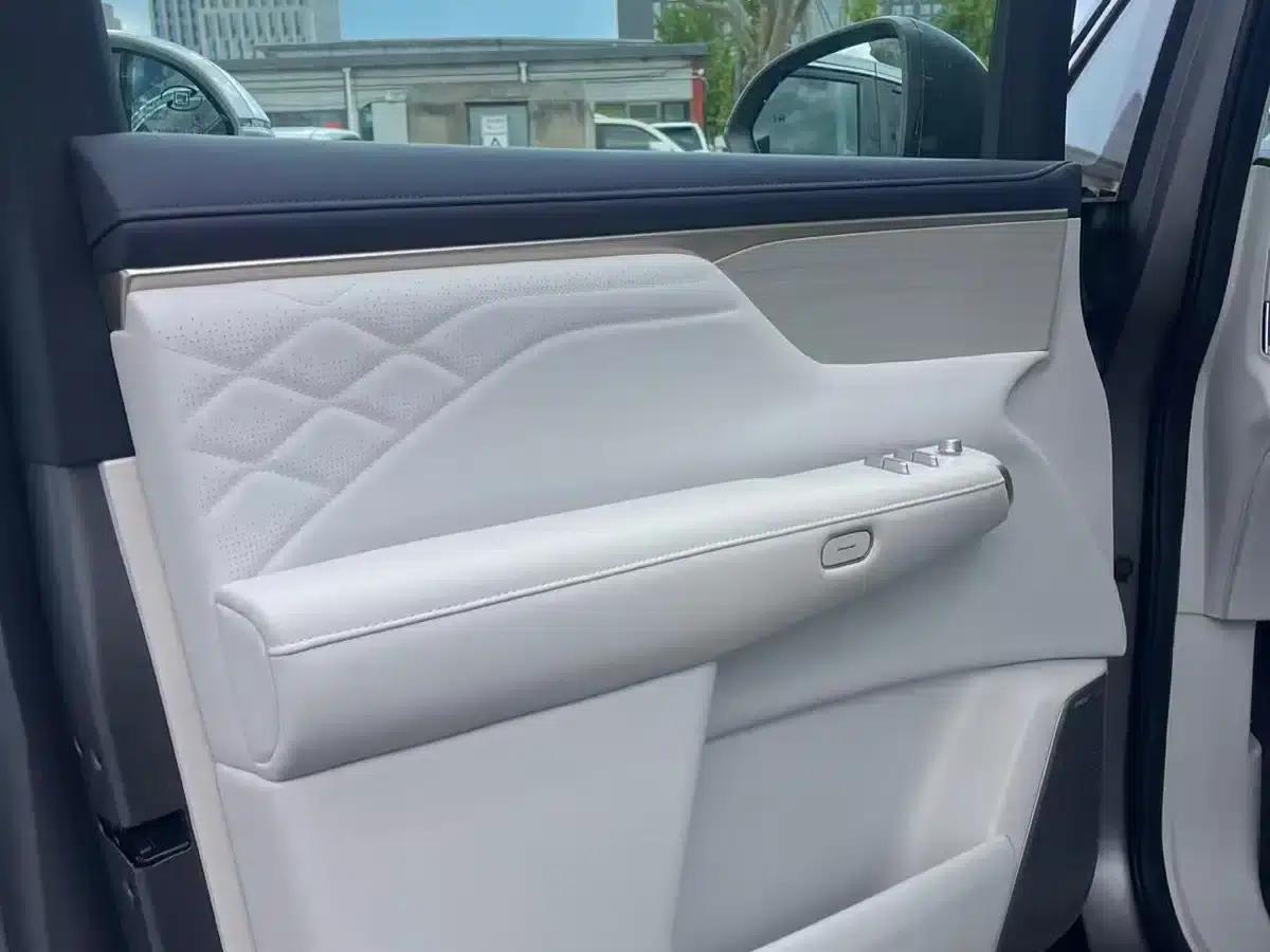 Buick Ultimate Family 2026 Pure Electric Luxury Edition — миниатюра 6