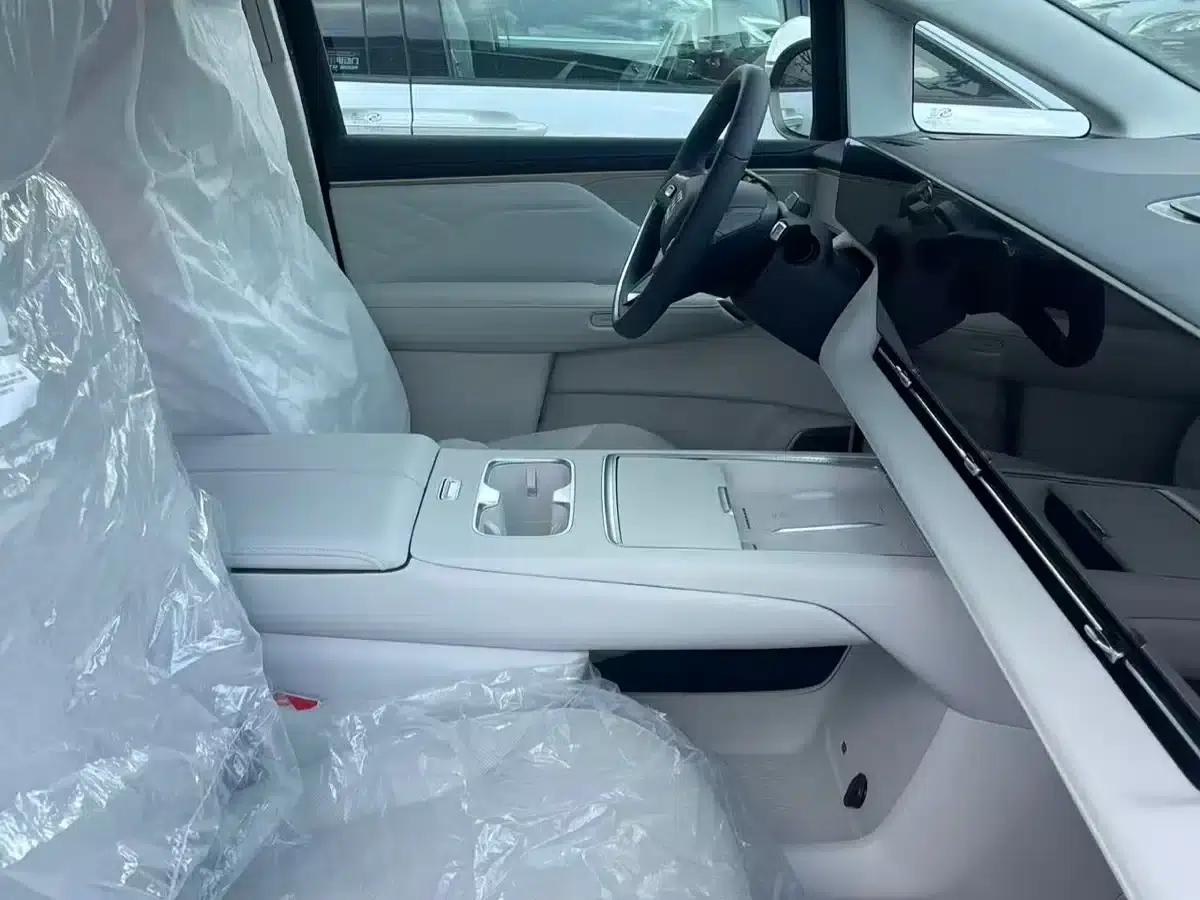 Buick Ultimate Family 2026 Pure Electric Luxury Edition — миниатюра 8