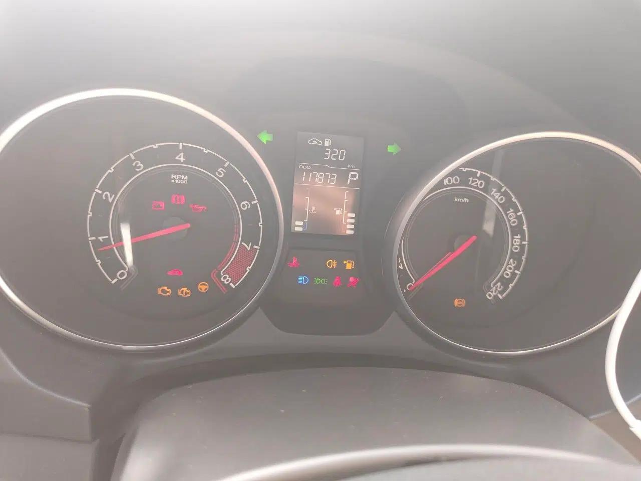 MG GT 2016 1.5L Automatic Value-Added Luxury Edition — миниатюра 12