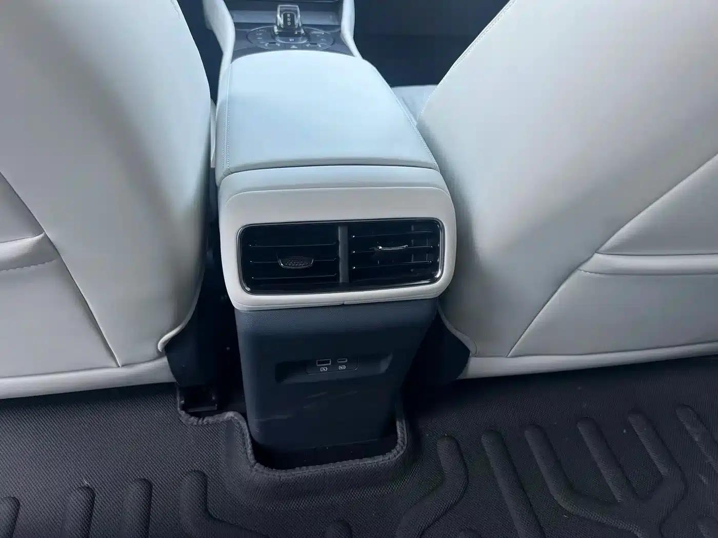 Seal 06GT 2025 550 4WD Hot Wave Edition — миниатюра 5