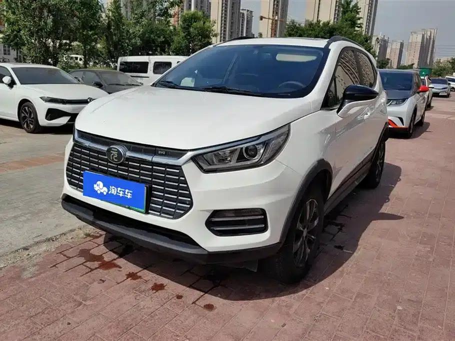 Yuan New Energy 2018 EV360 Smart Connected Cool Edition — миниатюра 1