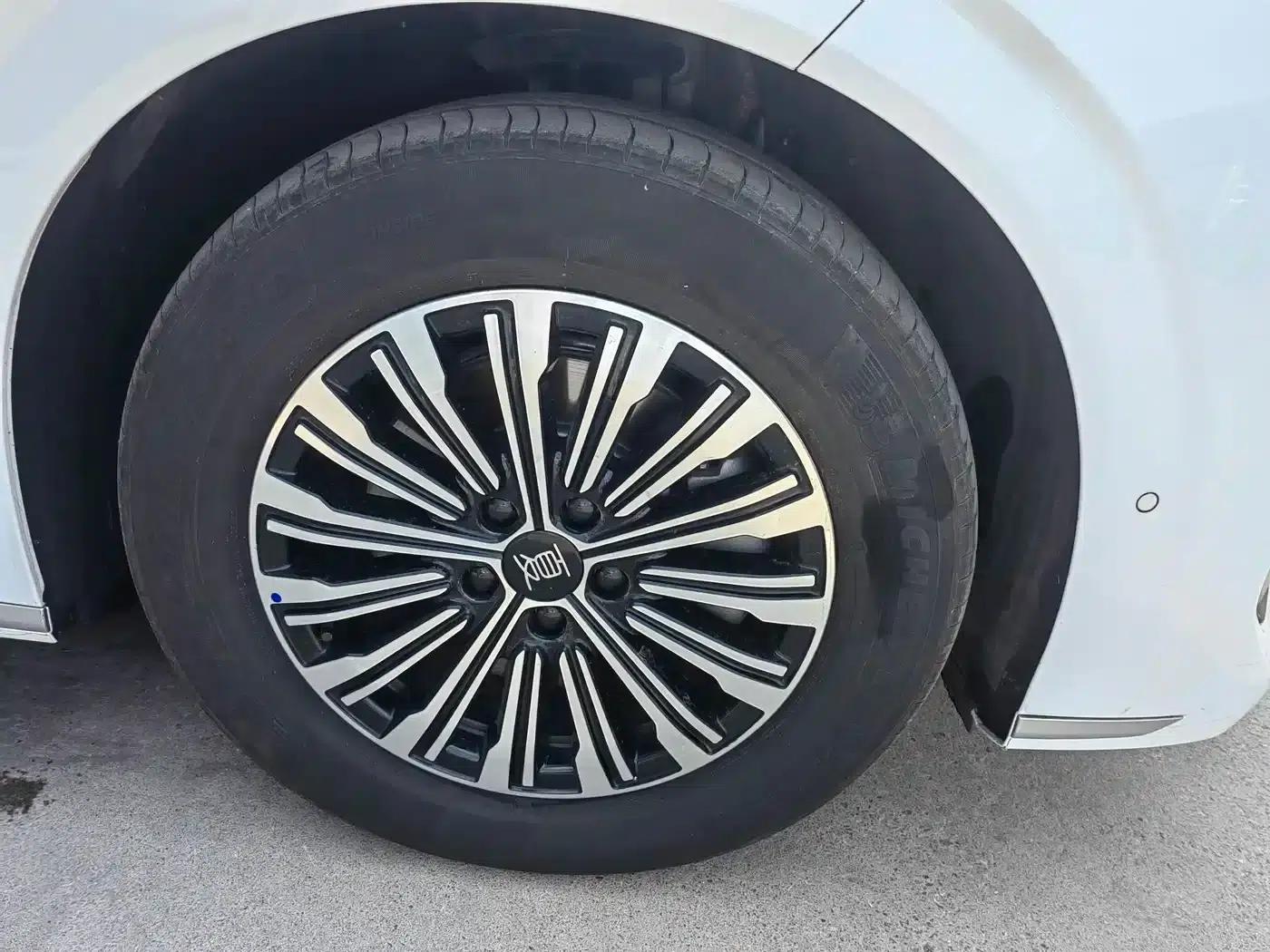 Summer 2025 DM-i 1.5T 180km/h Superior Edition — миниатюра 12