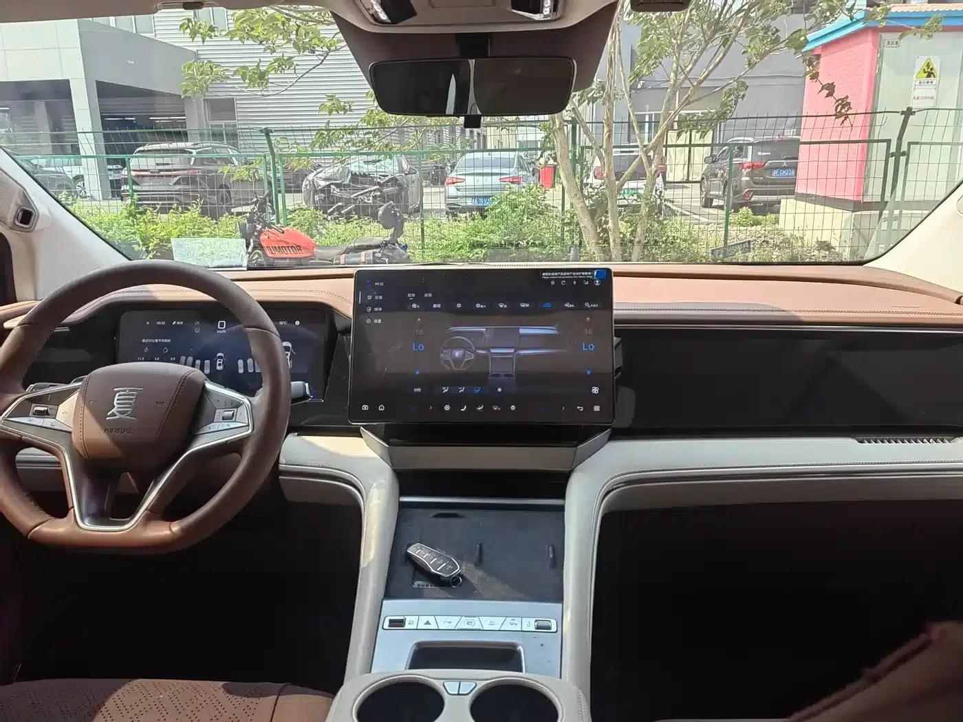 Summer 2025 DM-i 1.5T 180km/h Superior Edition — миниатюра 13