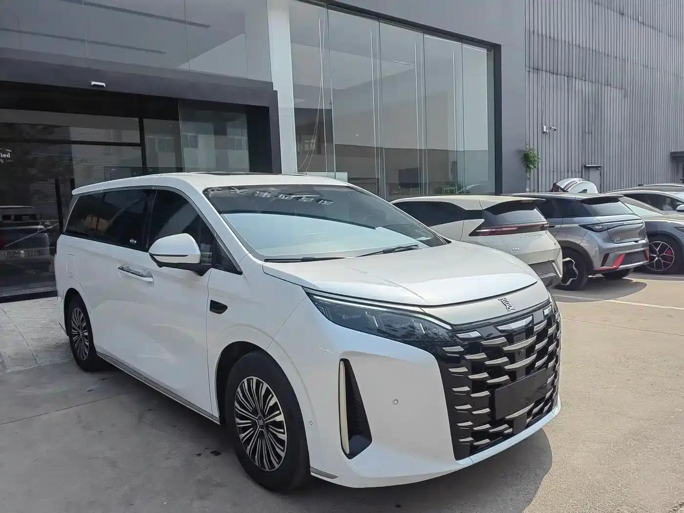 Summer 2025 DM-i 1.5T 180km/h Superior Edition — миниатюра 15