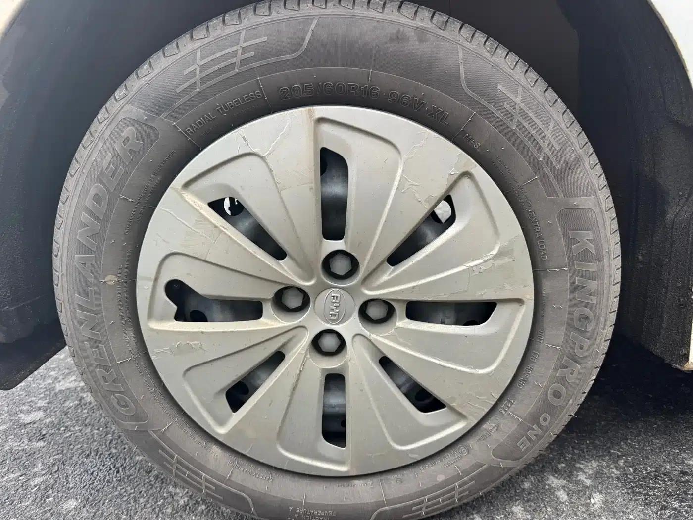 BYD e2 2019 Standard Range Edition, Yue Standard Model — миниатюра 5