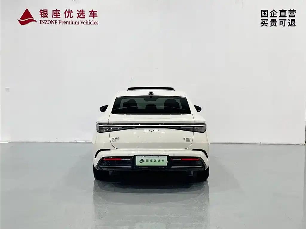 Seal 07 DM-i 2025 Intelligent Driving Edition DM-i 1.5L 125km Premium Model — миниатюра 6