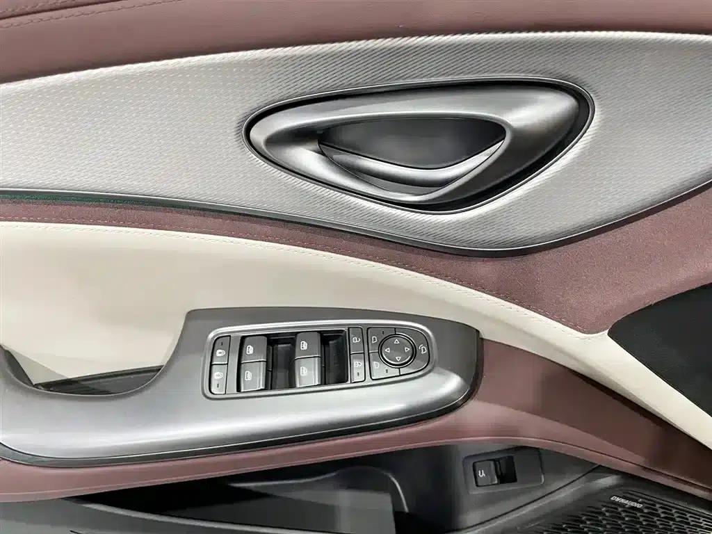 Seal 07 DM-i 2025 Intelligent Driving Edition DM-i 1.5L 125km Premium Model — миниатюра 9