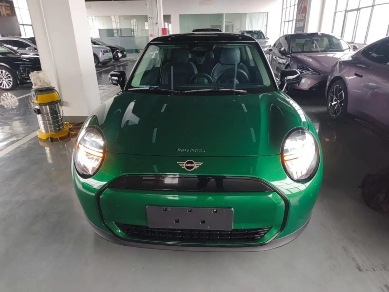 MINI Electric COOPER 2024 456km COOPER E Classic Edition — миниатюра 2