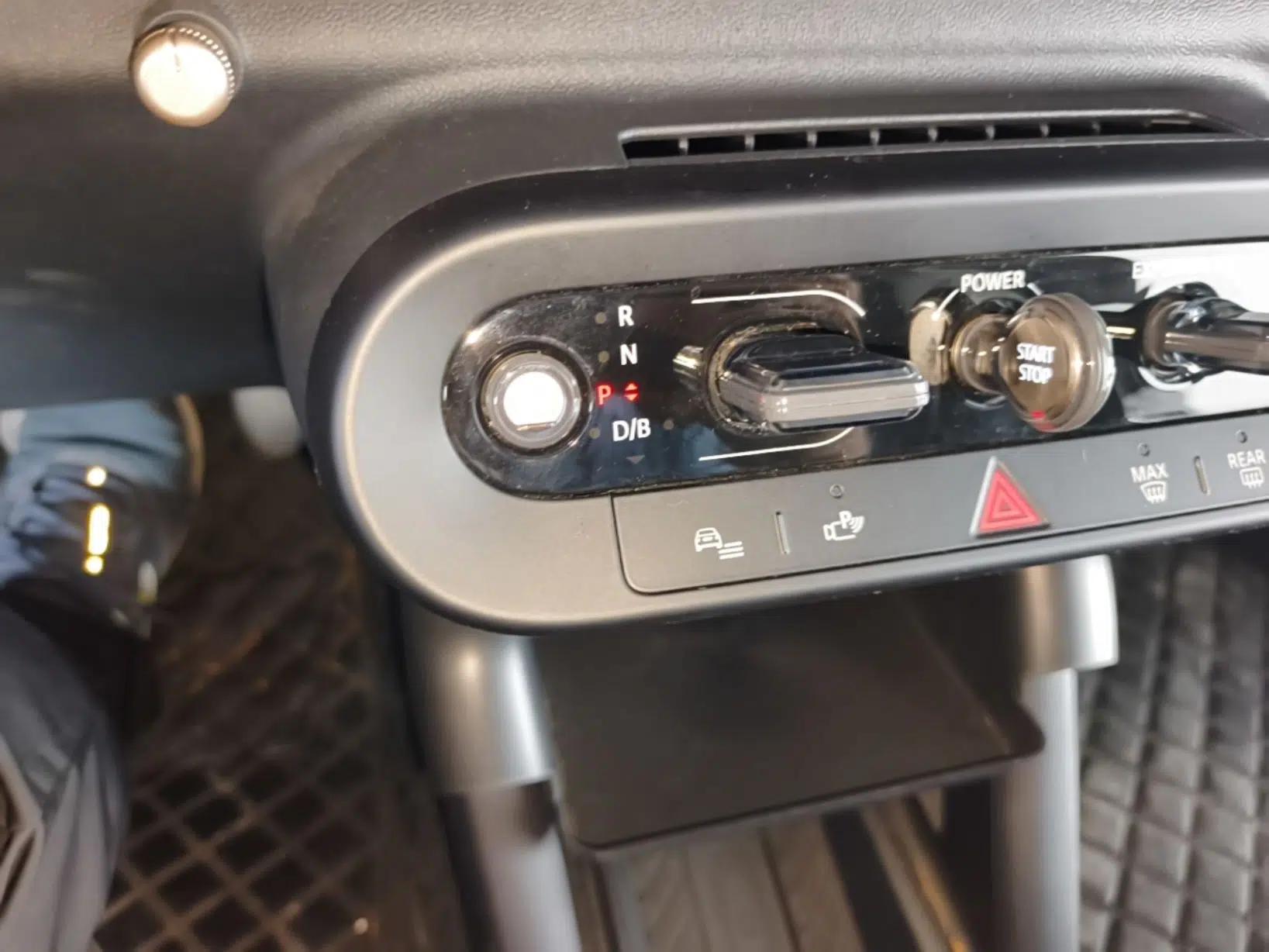 MINI Electric COOPER 2024 456km COOPER E Classic Edition — миниатюра 17