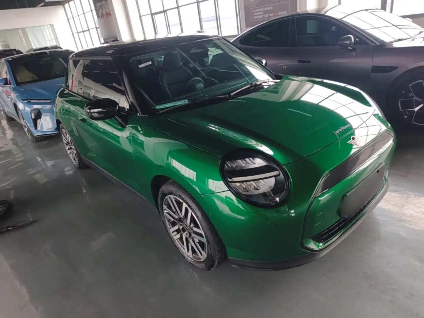 MINI Electric COOPER 2024 456km COOPER E Classic Edition — миниатюра 3