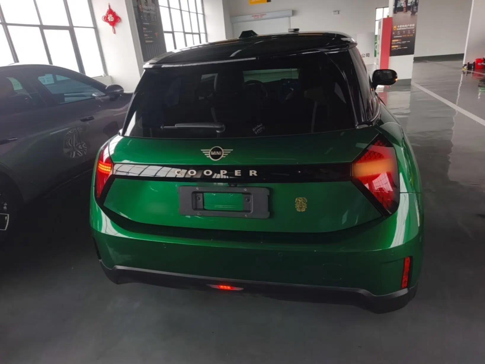 MINI Electric COOPER 2024 456km COOPER E Classic Edition — миниатюра 5