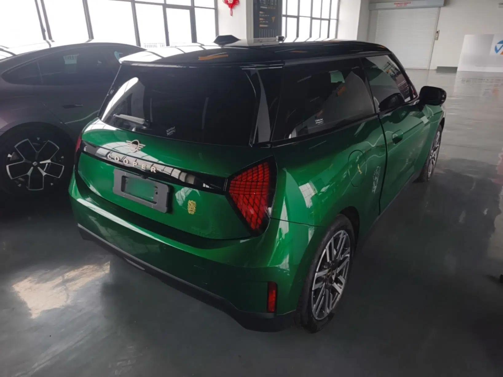 MINI Electric COOPER 2024 456km COOPER E Classic Edition — миниатюра 6