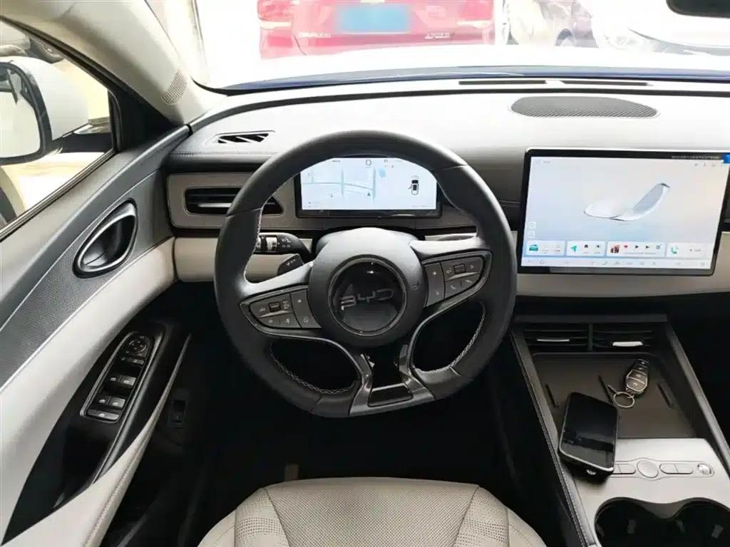 Seal 06 DM-i Touring Edition 2025 DM-i 80KM Premium — миниатюра 11