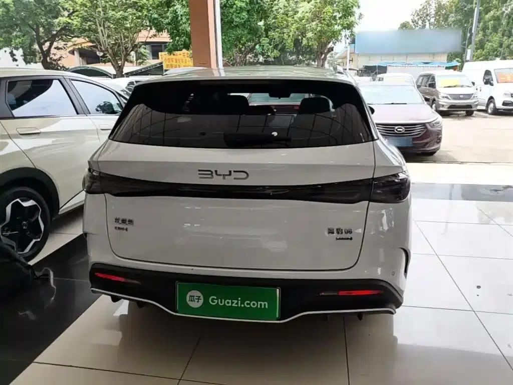 Seal 06 DM-i Touring Edition 2025 DM-i 80KM Premium — миниатюра 6