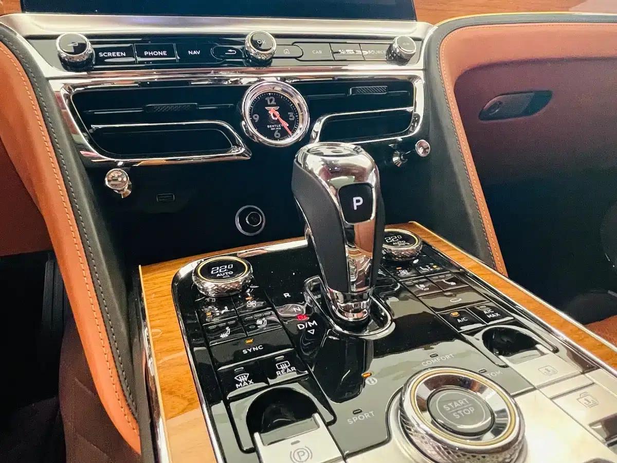 2024 Flying Spur Plug-in Hybrid 2.9T V6 Hybrid — миниатюра 12