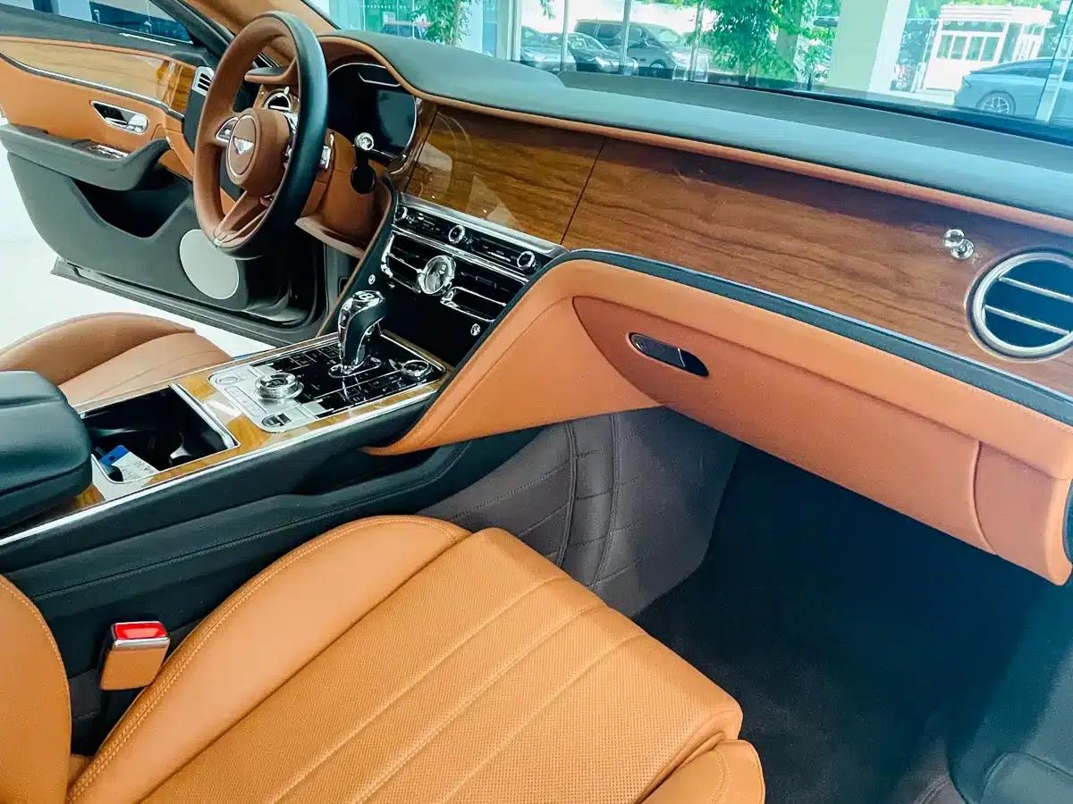 2024 Flying Spur Plug-in Hybrid 2.9T V6 Hybrid — миниатюра 13