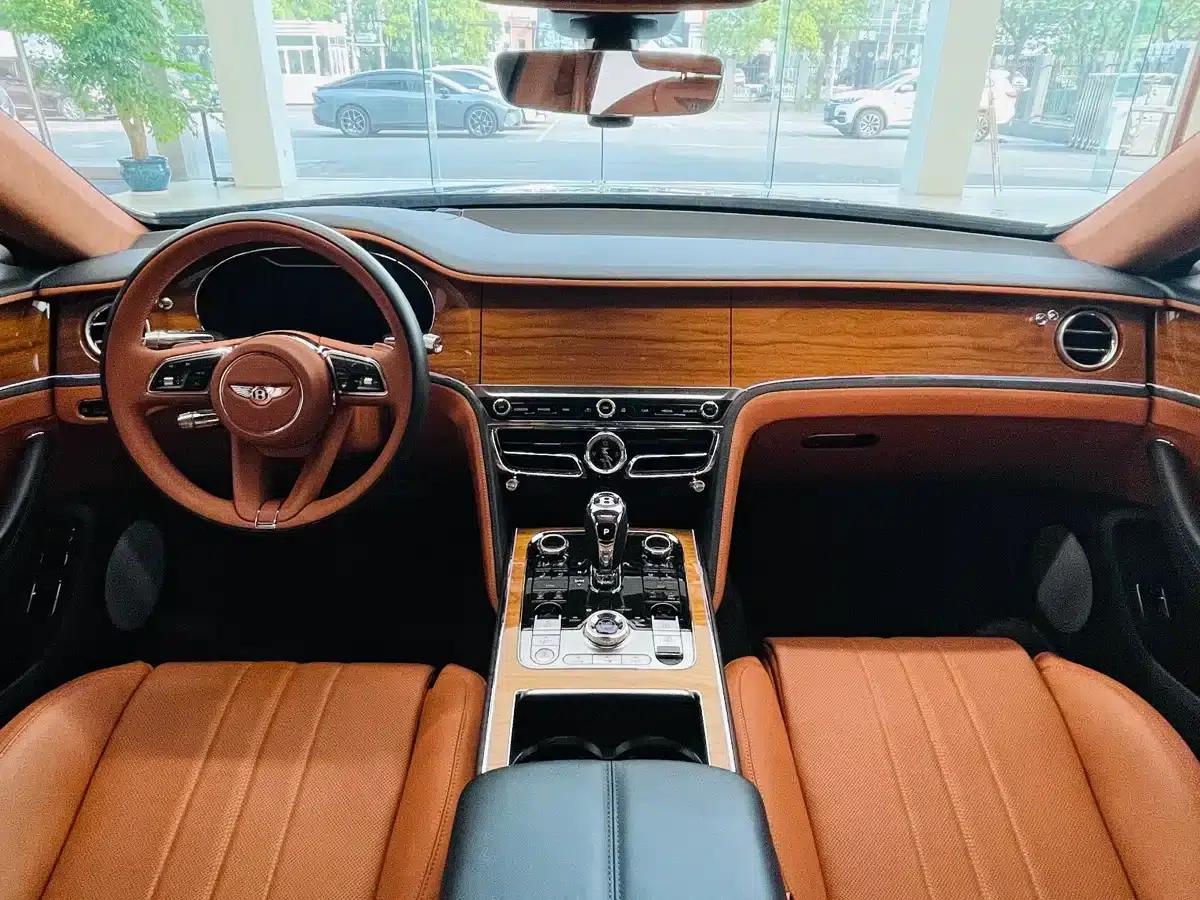 2024 Flying Spur Plug-in Hybrid 2.9T V6 Hybrid — миниатюра 15