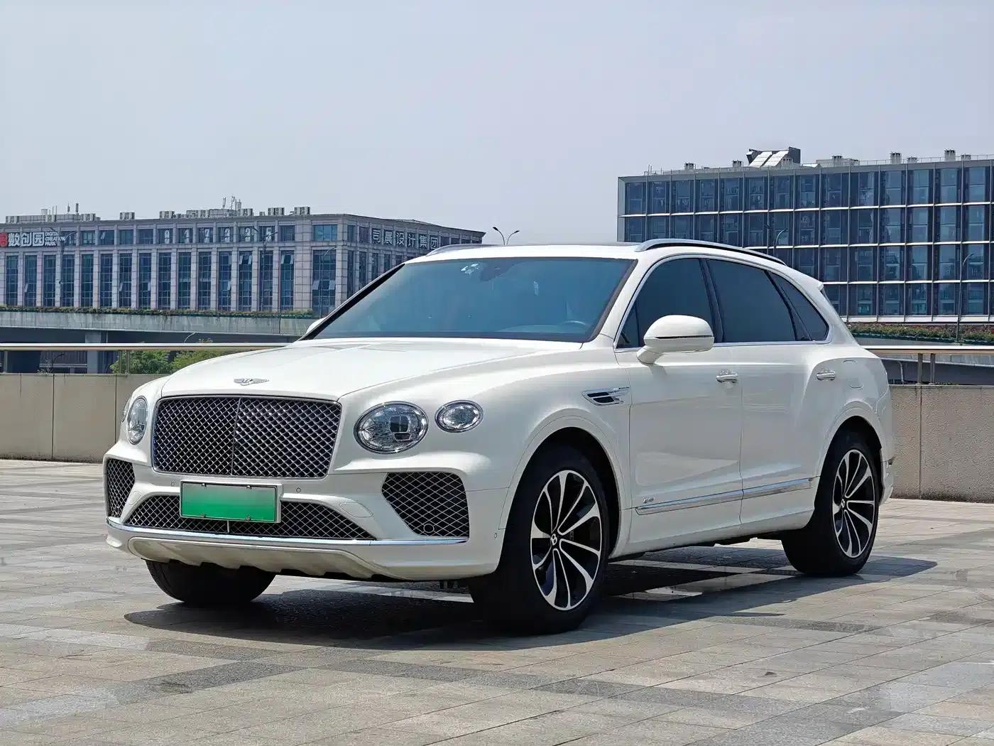 Bentayga Plug-in Hybrid 2021 3.0T PHEV — миниатюра 1