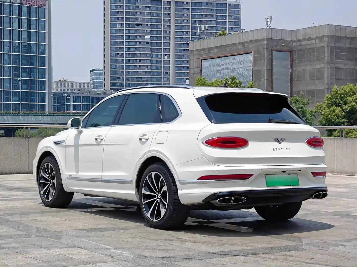 Bentayga Plug-in Hybrid 2021 3.0T PHEV — миниатюра 2