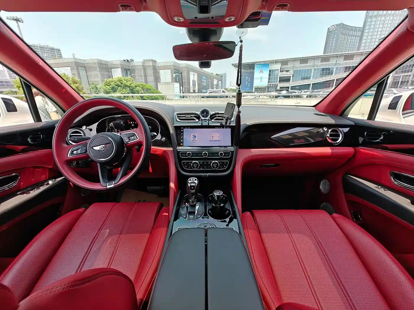 Bentayga Plug-in Hybrid 2021 3.0T PHEV — миниатюра 3