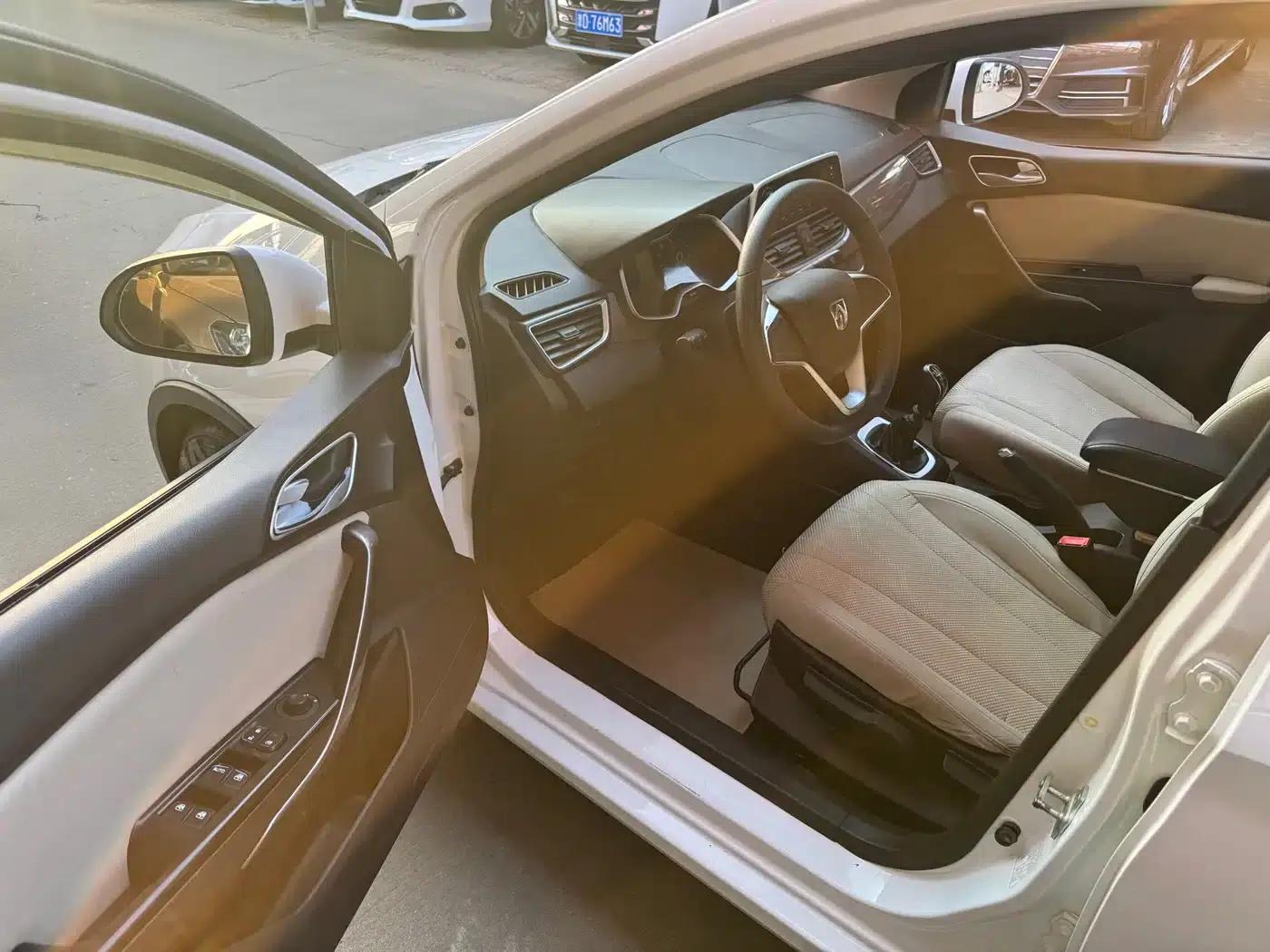 Baojun 310W 2017 1.5L Manual Comfort Model (National V Emission Standard) — миниатюра 6