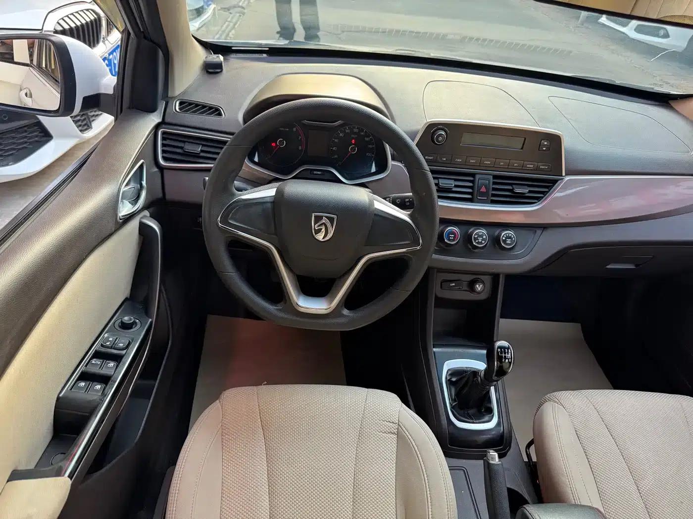 Baojun 310W 2017 1.5L Manual Comfort Model (National V Emission Standard) — миниатюра 8