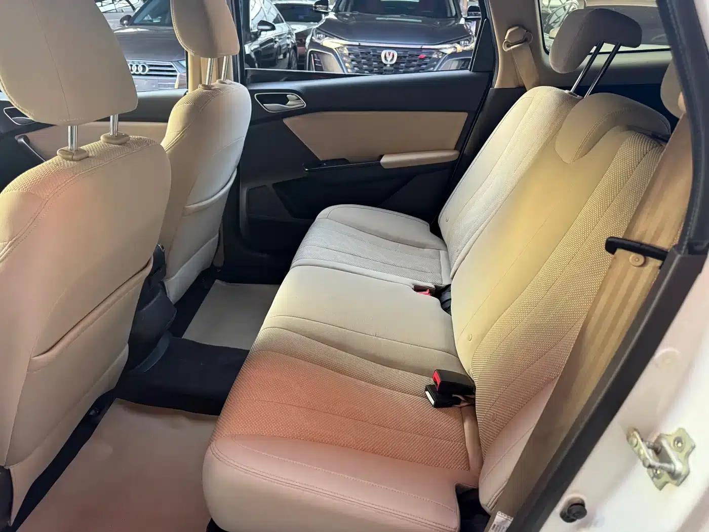 Baojun 310W 2017 1.5L Manual Comfort Model (National V Emission Standard) — миниатюра 9