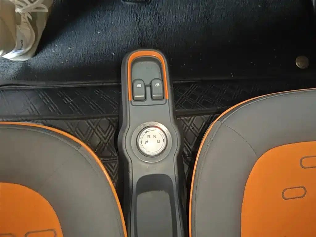 Baojun E100 2019 Model 250KM Smart Edition — миниатюра 14