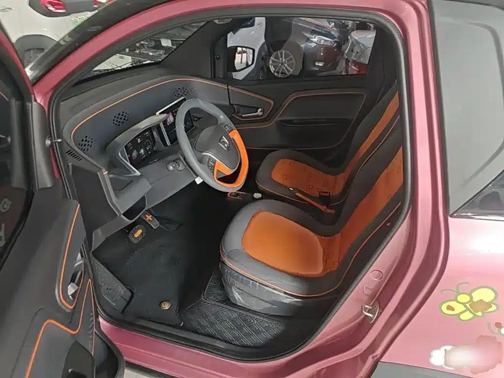 Baojun E100 2019 Model 250KM Smart Edition — миниатюра 17