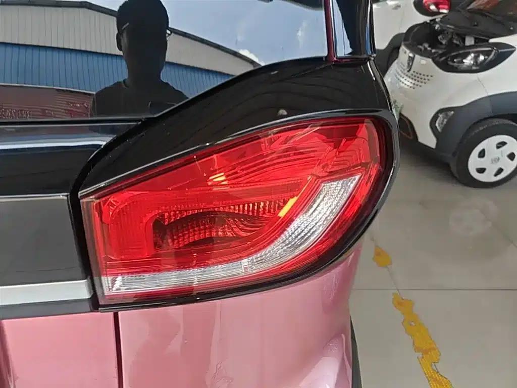 Baojun E100 2019 Model 250KM Smart Edition — миниатюра 8