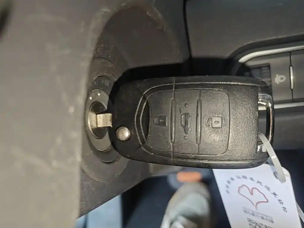 Baojun E100 2019 Model 250KM Smart Edition — миниатюра 9