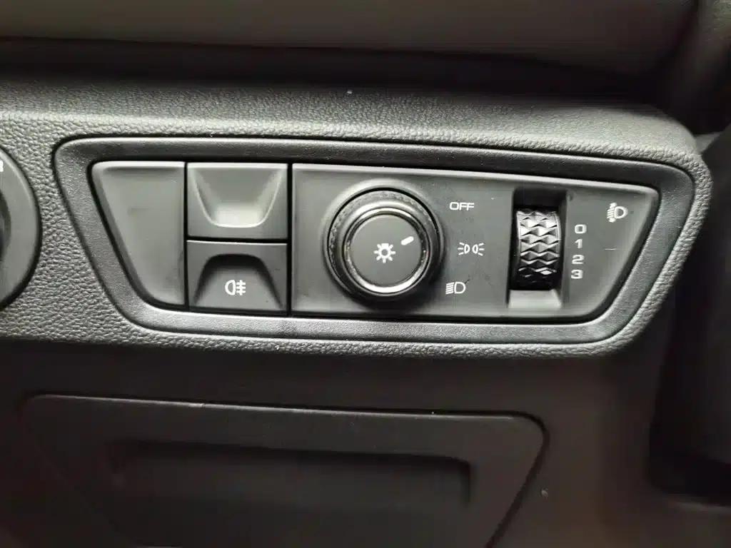 Baojun RS-3 2020 1.5L CVT 24-Hour Online Luxury Edition — миниатюра 21