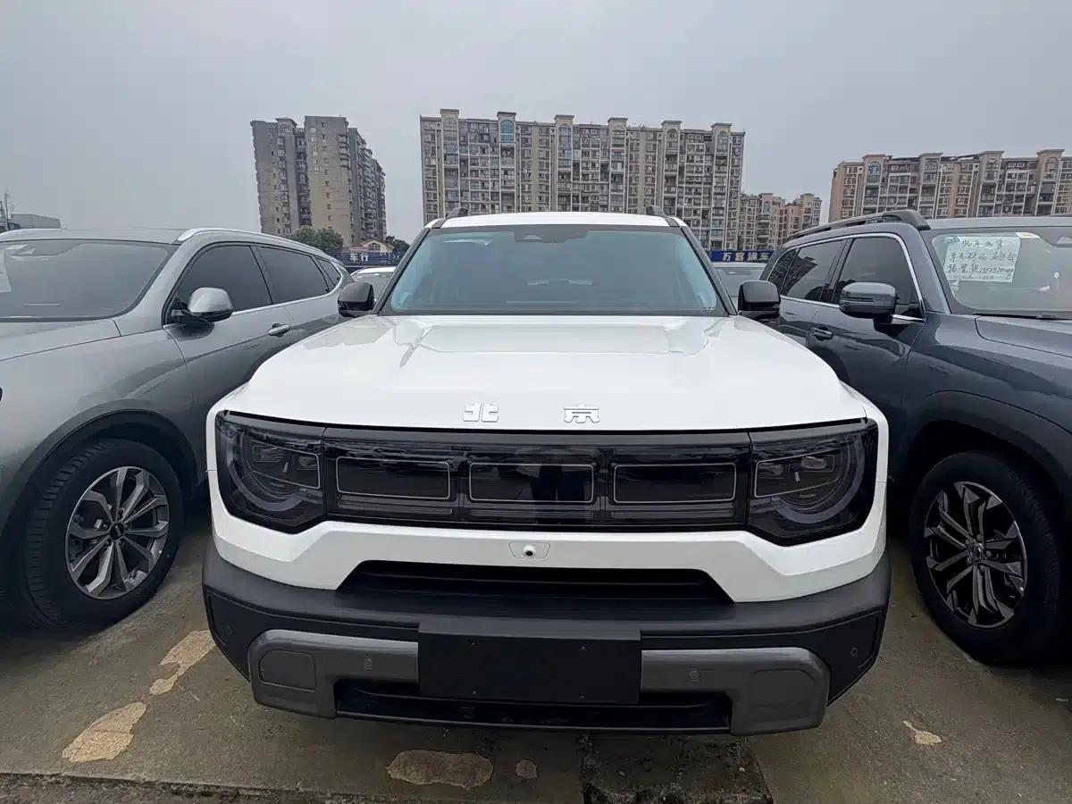 Beijing BJ30 2026 Traveler 1.5T DCT 2WD Standard Edition — миниатюра 2