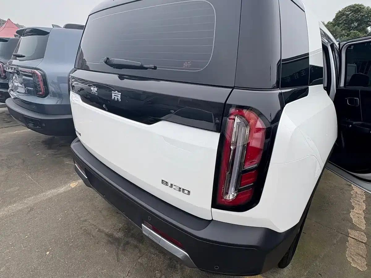 Beijing BJ30 2026 Traveler 1.5T DCT 2WD Standard Edition — миниатюра 16