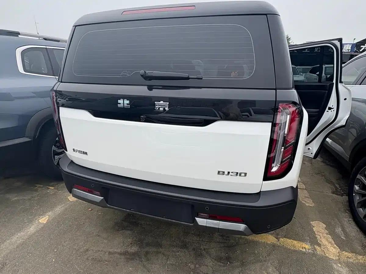 Beijing BJ30 2026 Traveler 1.5T DCT 2WD Standard Edition — миниатюра 17