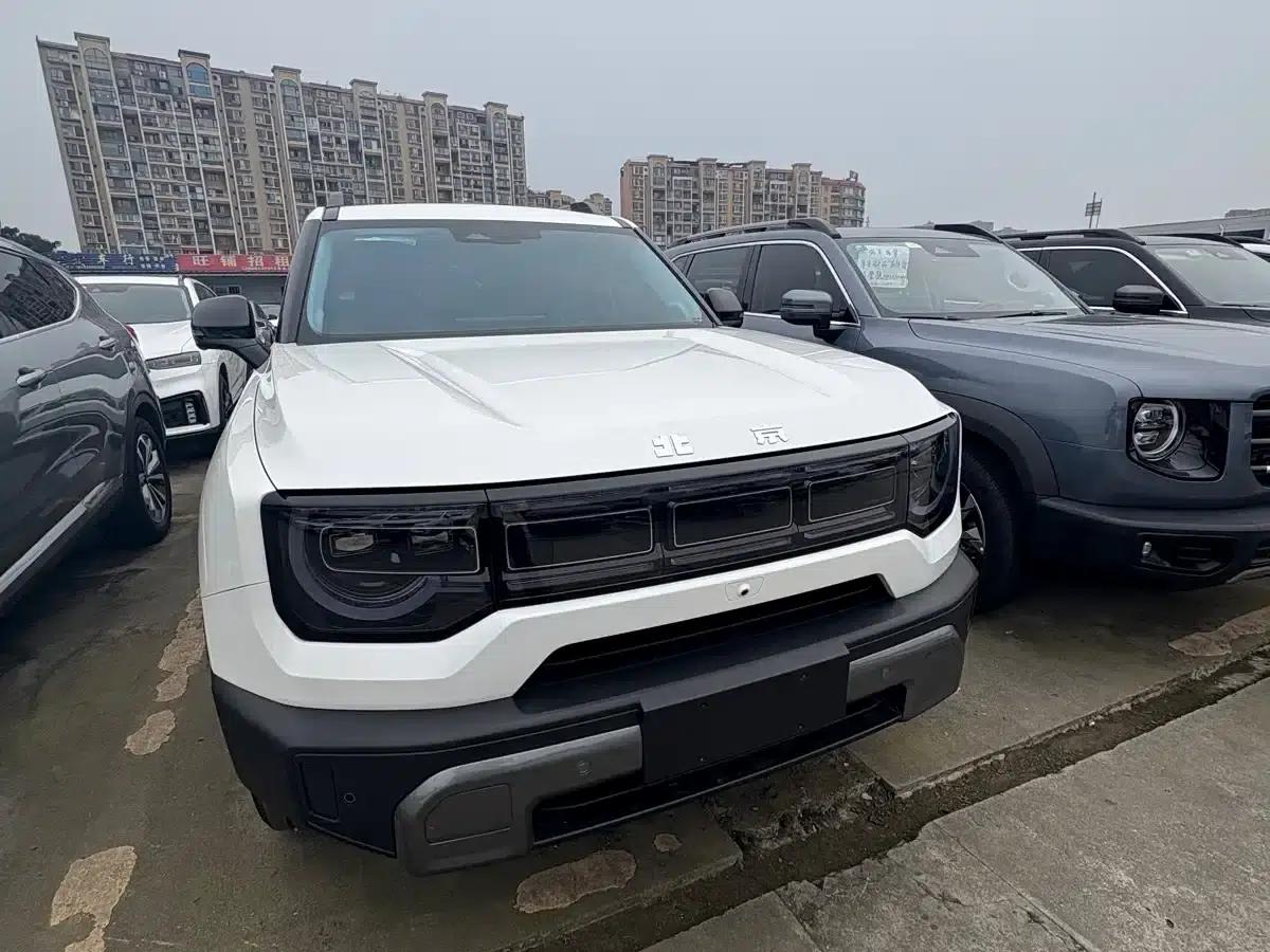 Beijing BJ30 2026 Traveler 1.5T DCT 2WD Standard Edition — миниатюра 3