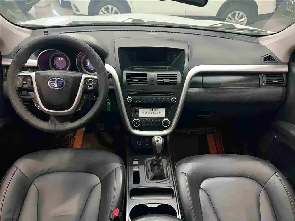 Besturn X80 2013 2.0L Manual Deluxe Edition — миниатюра 9