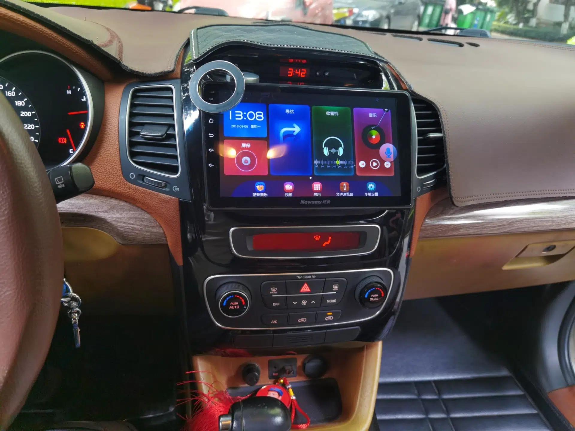 Kia Sorento 2013 2.4L 7-Seater Gasoline Comfort Version China IV Standard — миниатюра 14
