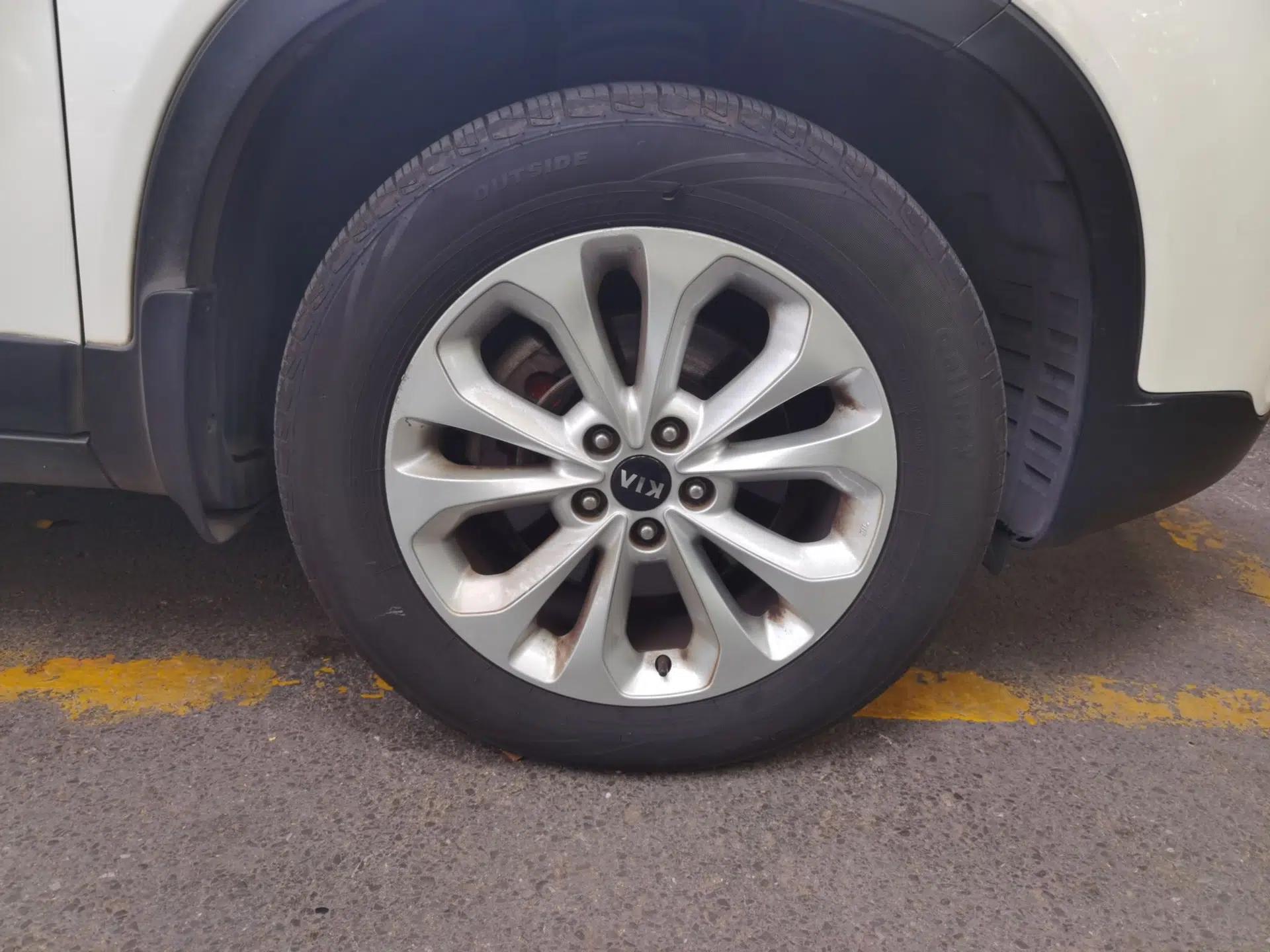 Kia Sorento 2013 2.4L 7-Seater Gasoline Comfort Version China IV Standard — миниатюра 8