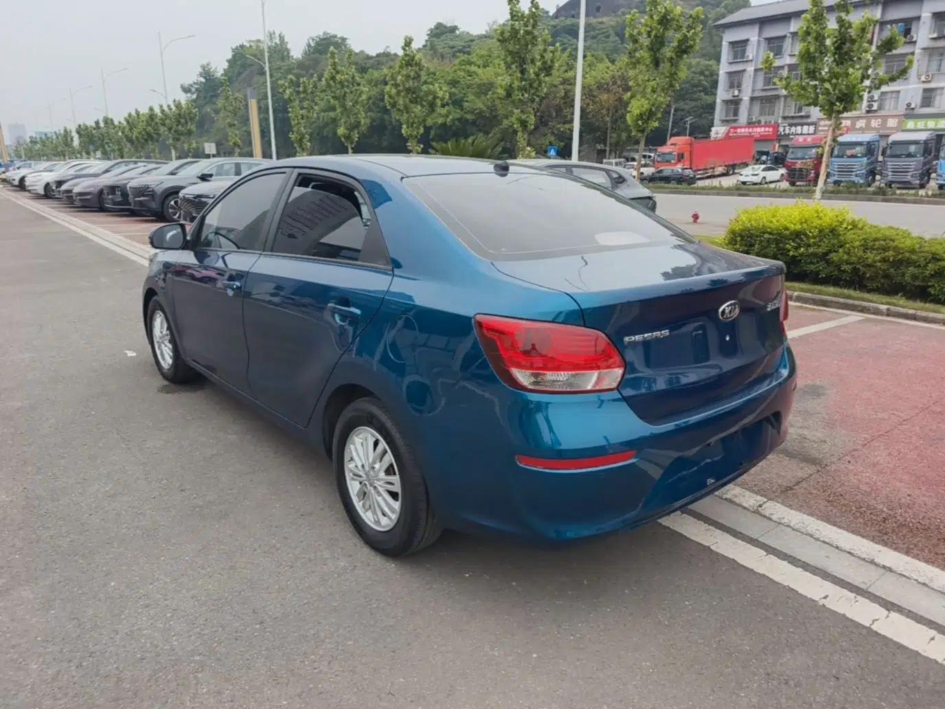 Kia Pegas 2017 1.4L Manual Value Edition — миниатюра 4