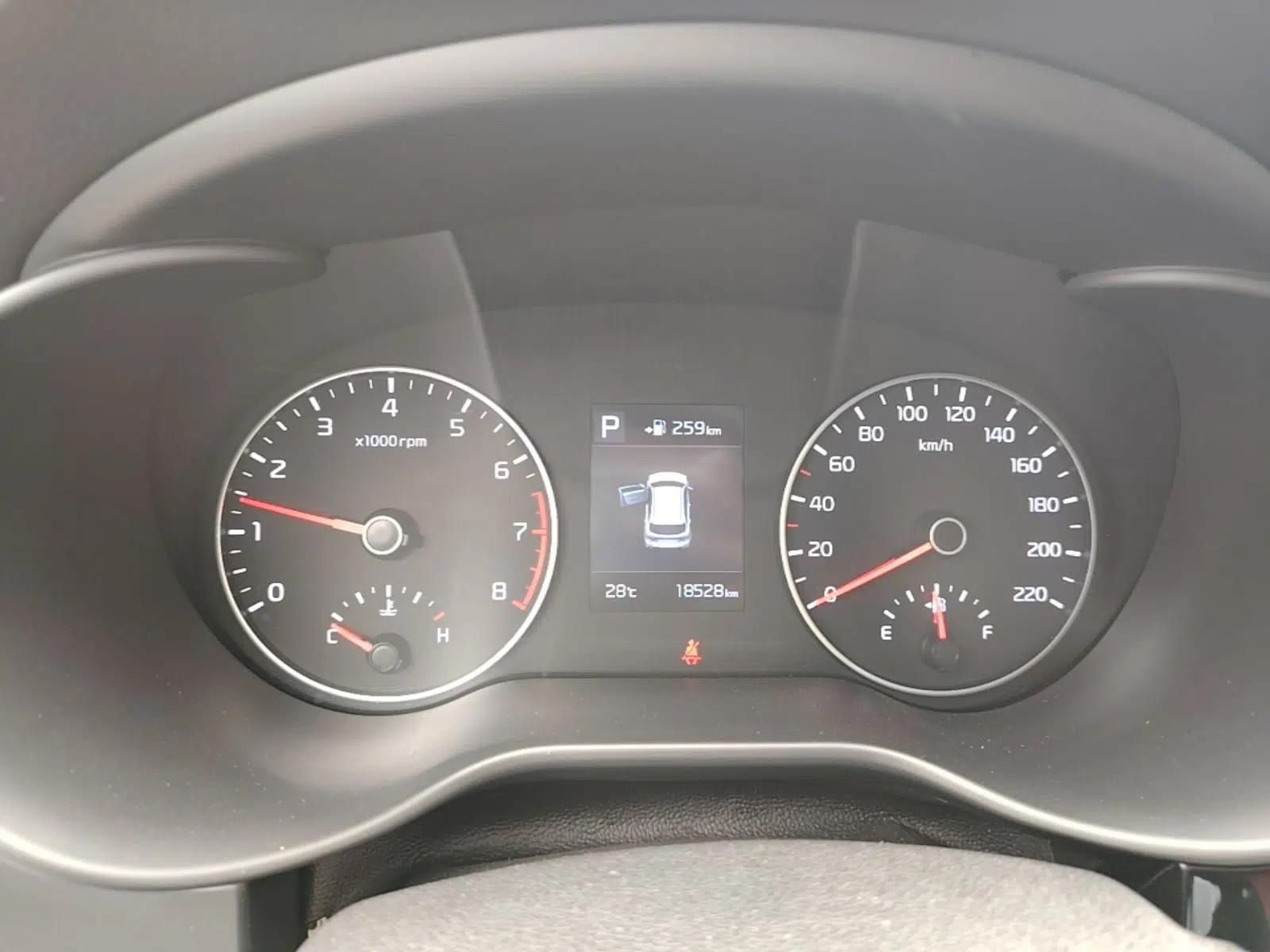 Kia KX Cross 2018 1.6L Automatic Dynamic Sunroof Version — миниатюра 15