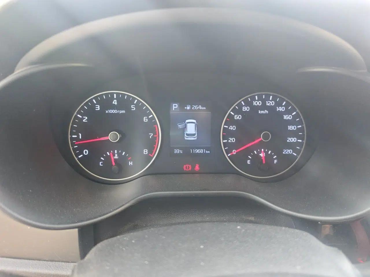 Kia KX Cross 2017 1.4L AT GLS — миниатюра 12