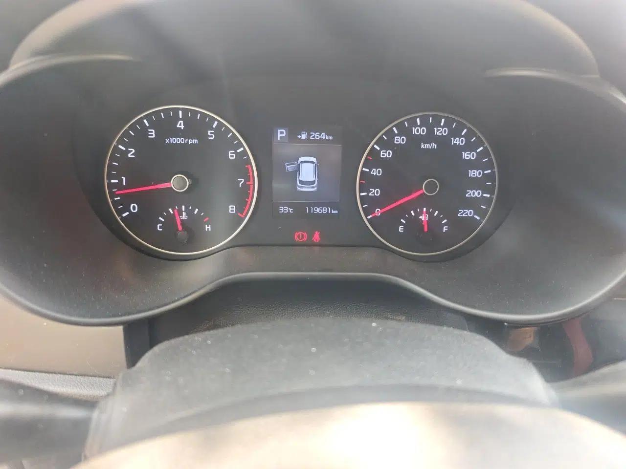 Kia KX Cross 2017 1.4L AT GLS — миниатюра 13