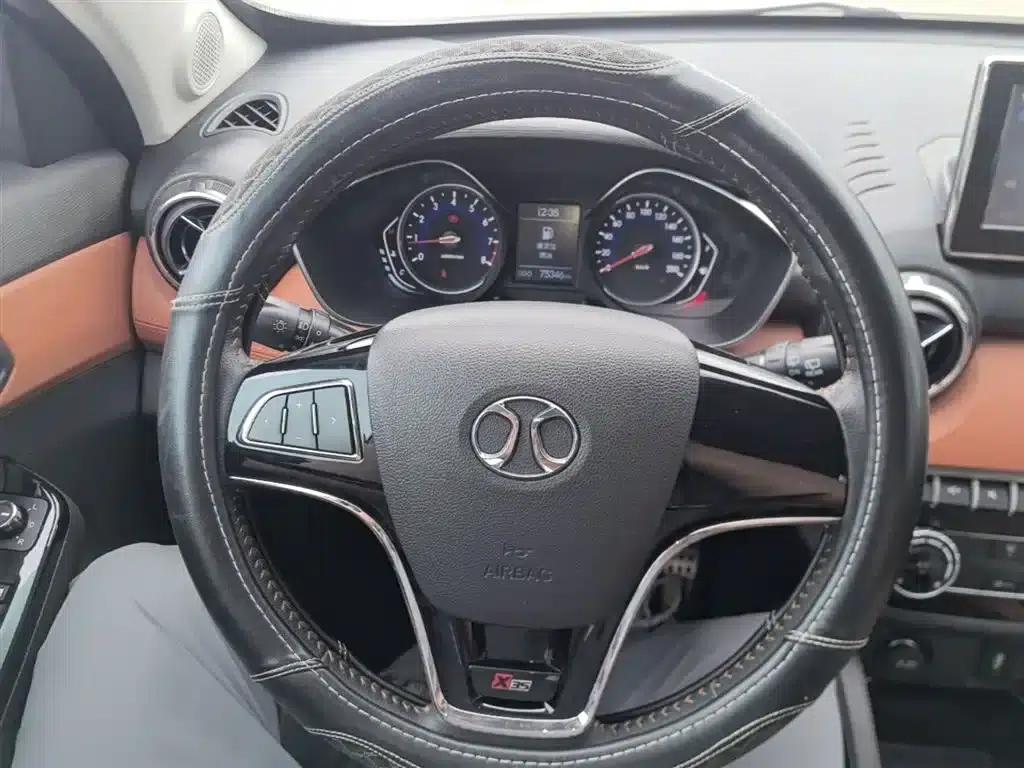 2016 Senova X35 1.5L Manual Deluxe Edition — миниатюра 11
