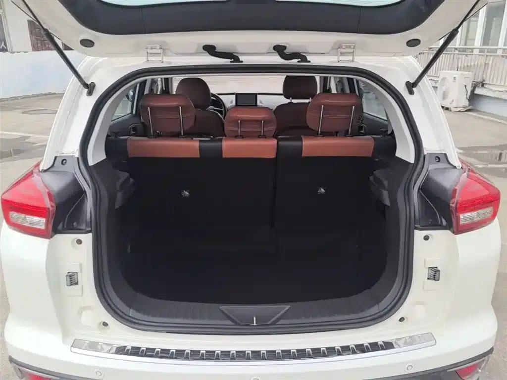 2016 Senova X35 1.5L Manual Deluxe Edition — миниатюра 19
