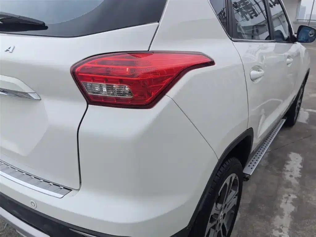 2016 Senova X35 1.5L Manual Deluxe Edition — миниатюра 8