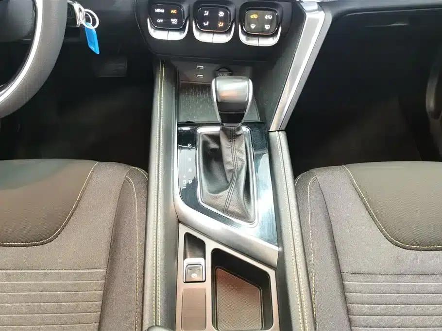 Beijing X3 2019 1.5T CVT Glory Edition — миниатюра 16