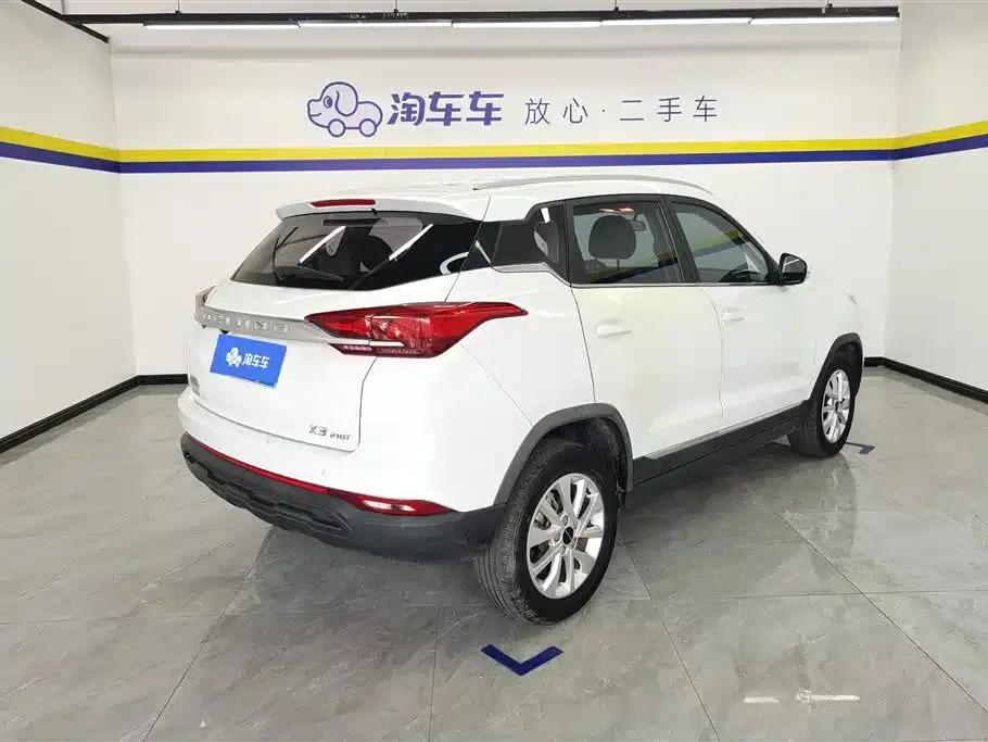 Beijing X3 2019 1.5T CVT Glory Edition — миниатюра 3